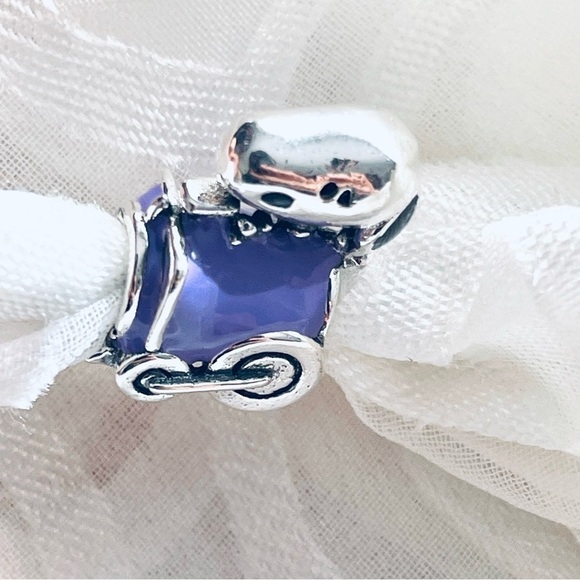 🐾 NWOT Snoopy Charm ✨ - Picture 2 of 12